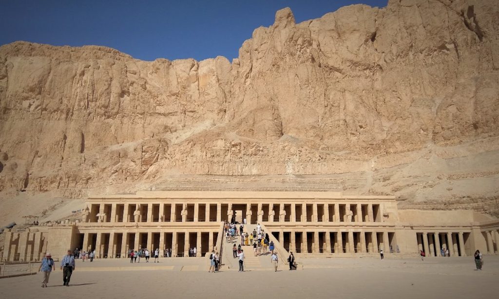 エジプト、ルクソールにあるハトシェプスト女王葬祭殿 