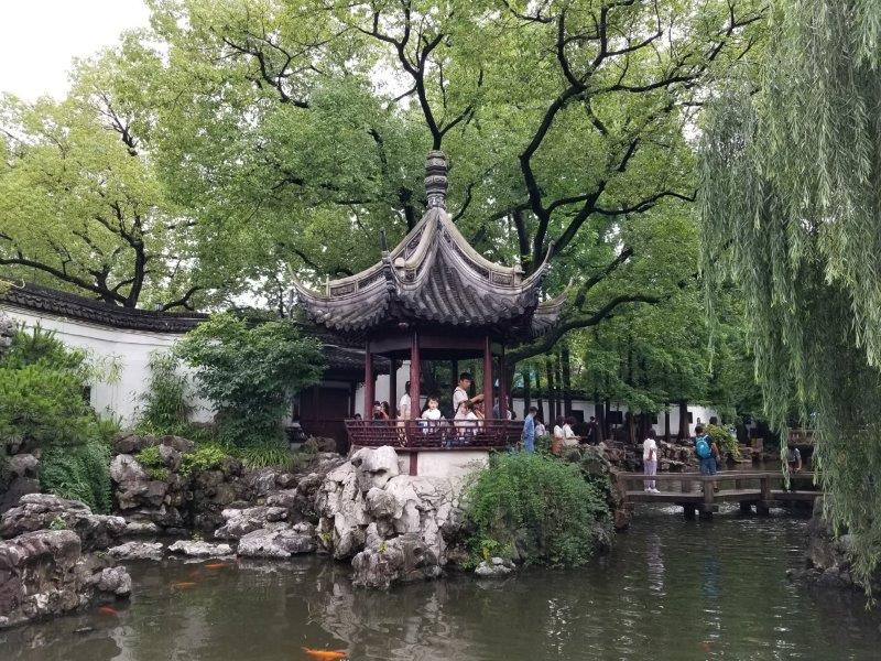 上海の中国庭園「豫園（よえん）」。