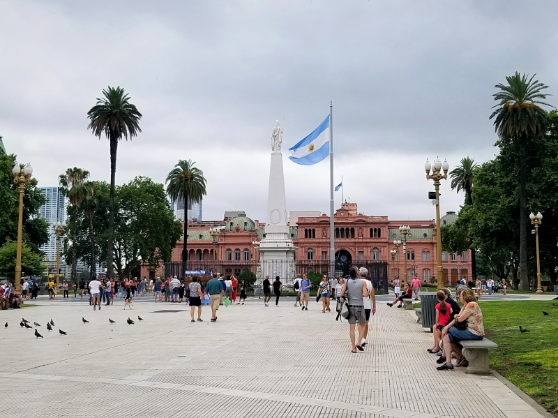ブエノスアイレスの五月広場。カサ・ロサダ（大統領官邸）