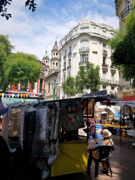 ブエノスアイレス・ドレーゴ広場の骨董品市
