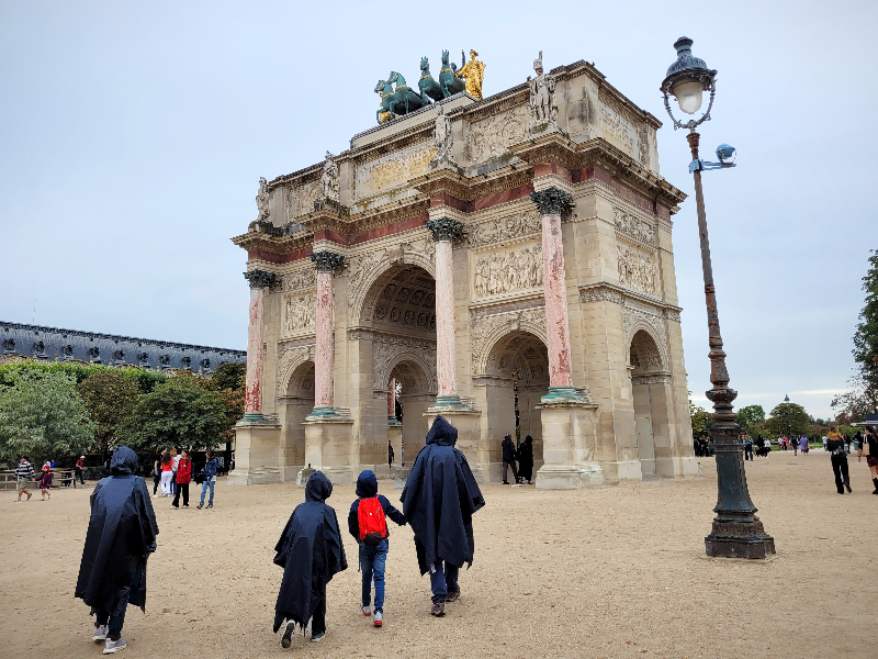 パリ観光・カルーゼル凱旋門 (Arc de Triomphe du Carrousel )